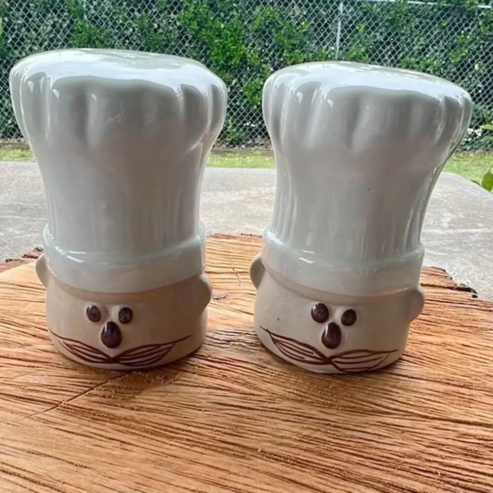 Takahashi Le Chef Unmarked Stoneware Hand Painted Pottery Salt & Pepper Shakers